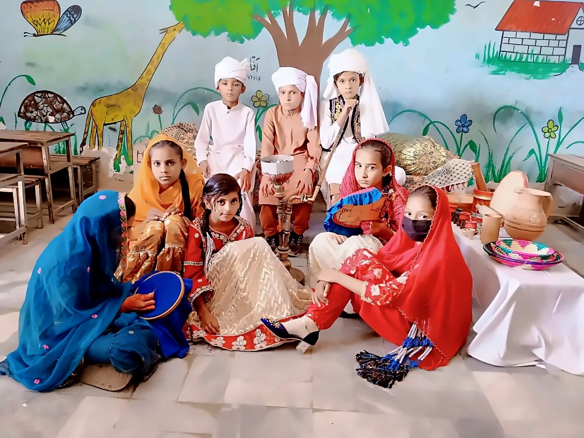 Cultural day: traditional dress and handicrafts